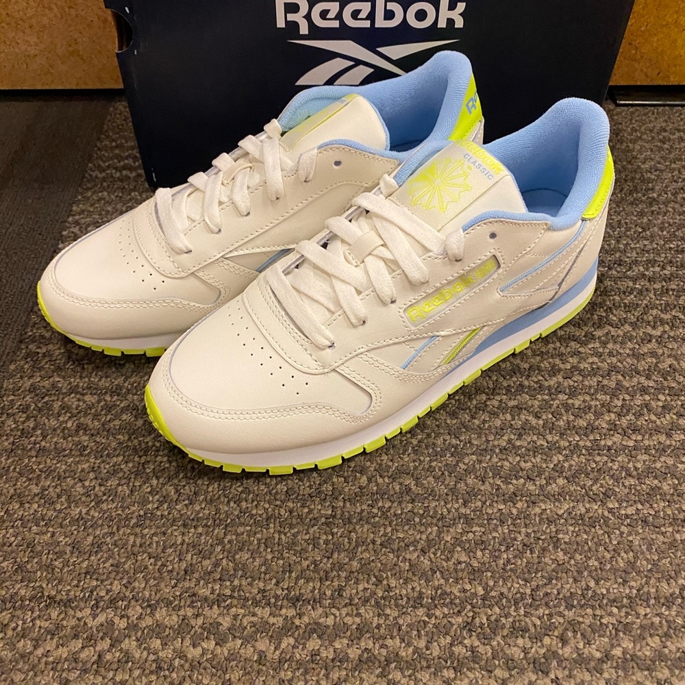New Reebok - Picture 2 of 5